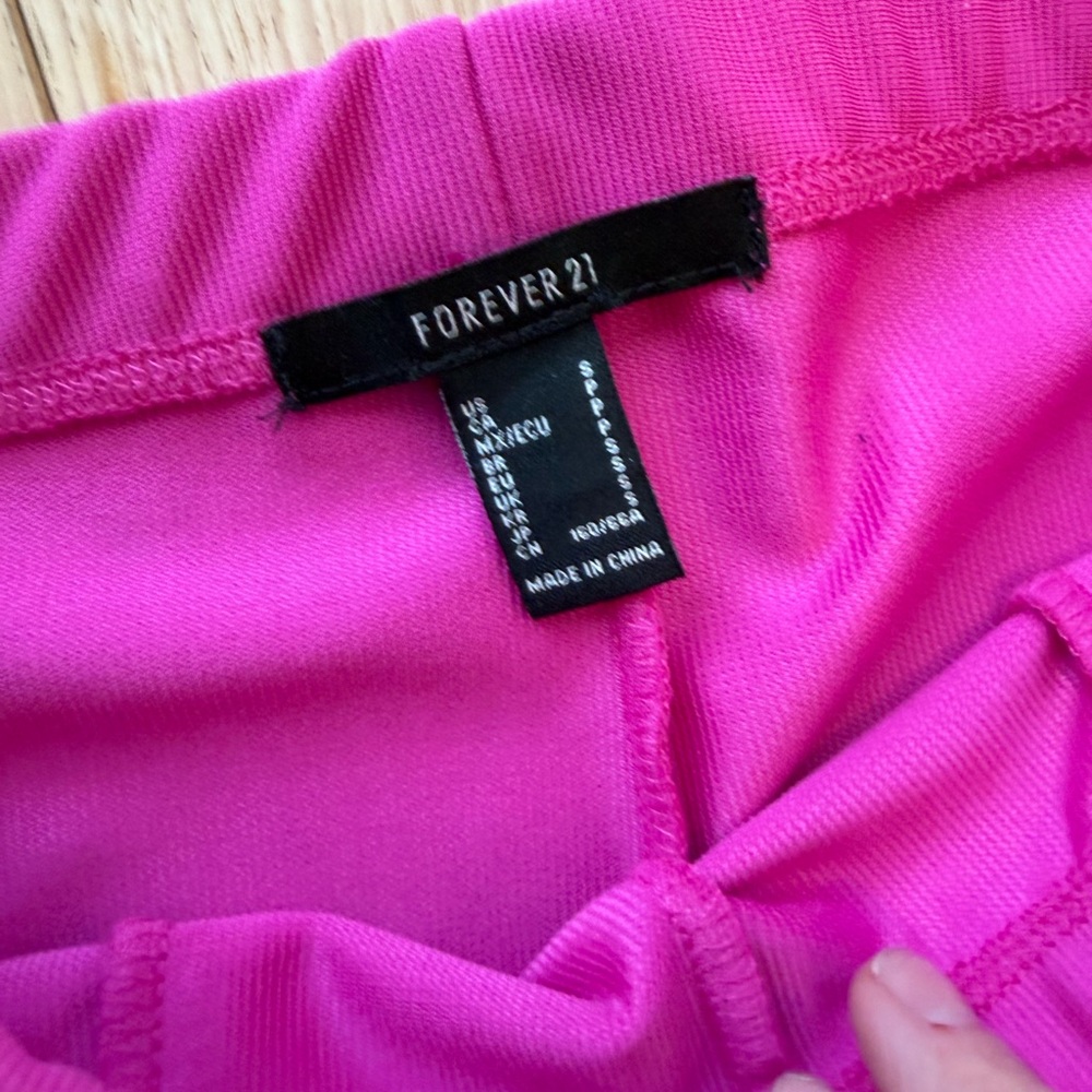Forever 21 pink pants! Size Small! - Picture 5 of 5
